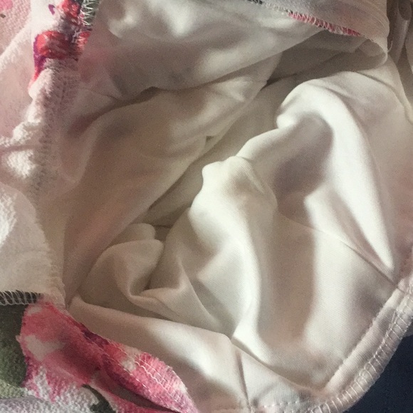 OFF WHITE SLEEVELESS FLORAL JUMPSUIT - Picture 7 of 8